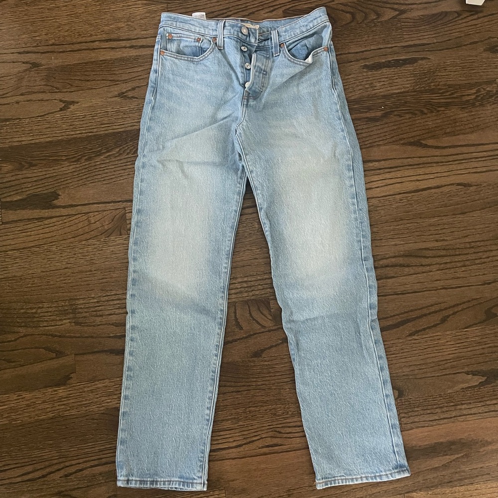 Levi jeans size 27